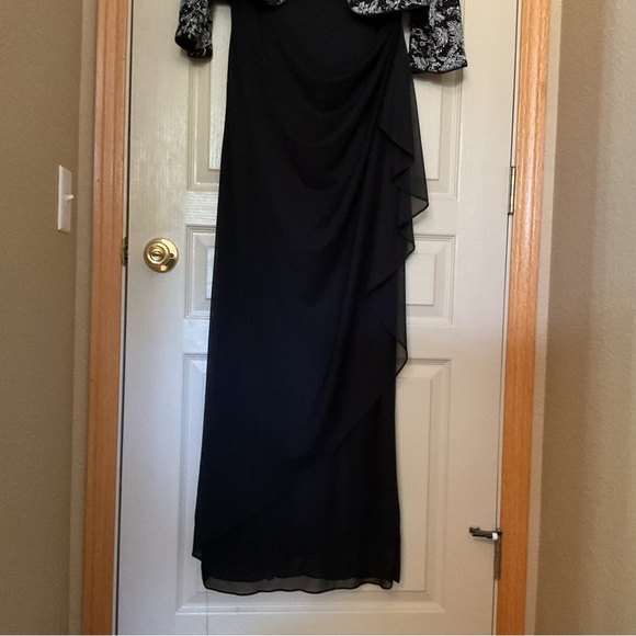 Alex Evenings 2pc Black Gown w/Silver Sparkle & Chiffon Accents Women’s Size10 - Picture 4 of 15